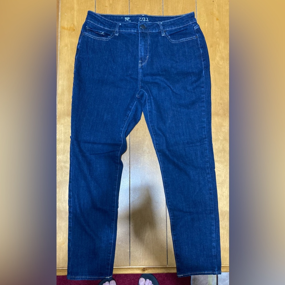 Women’s Size 14 Ana Mid-Rise Skinny Dark Blue Straight Leg Jeans